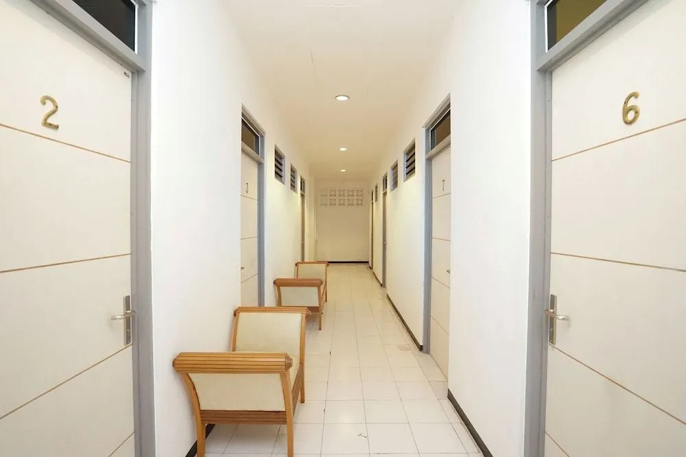 Oyo 473 Darmo Permai Guesthouse