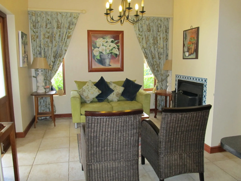 Petit Plaisir is a Romantic Self-catering Cottage on the Side of the Village no1