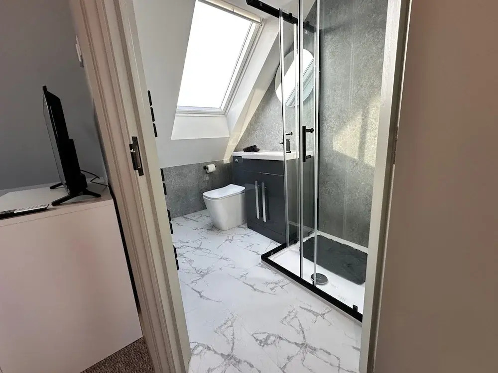 Captivating 6 -bed House in Waltham Abbey