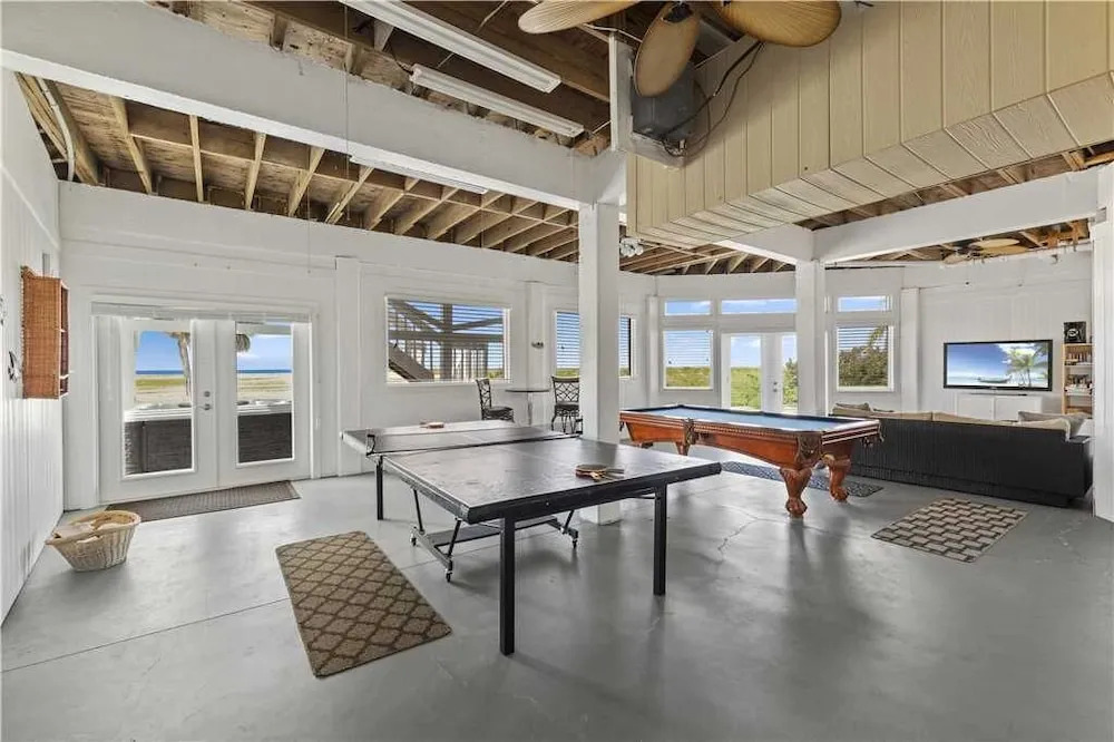 Beach Sanctuary, Beach Front, Views, 4 Bedrooms, Hot Tub, Sleeps 10