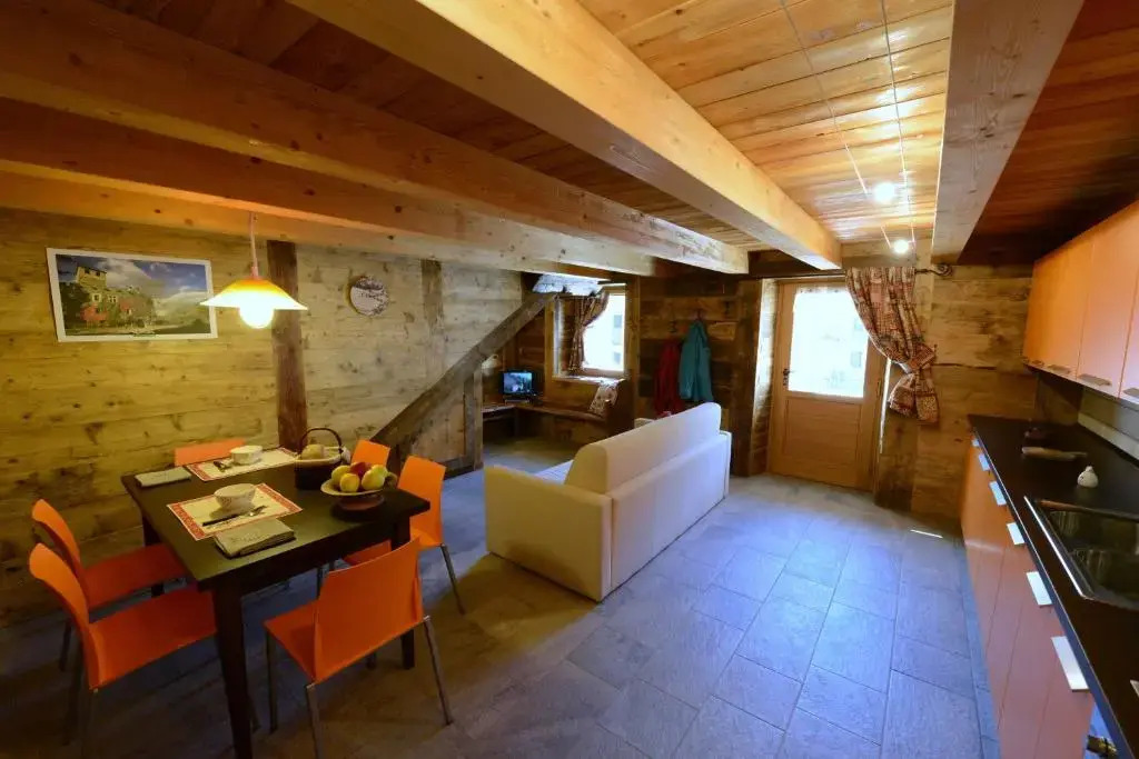 Vieilles Maisons DIntrod