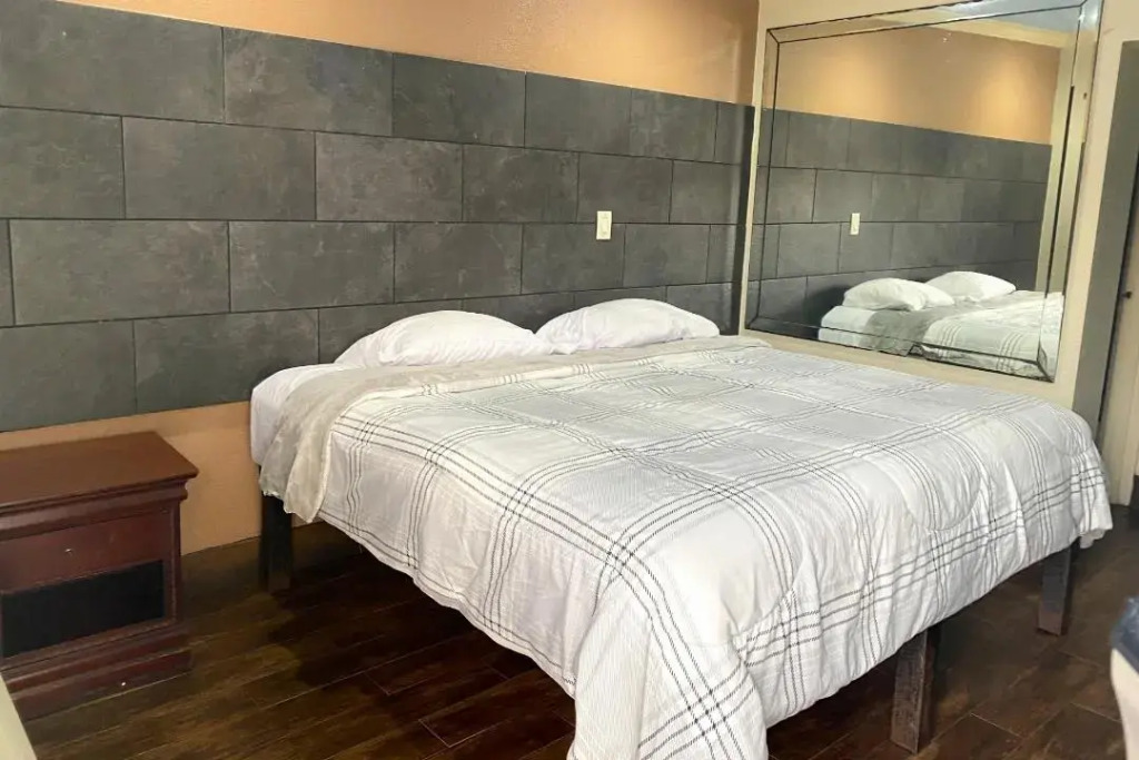 Regency Inn Houston near Hobby Airport