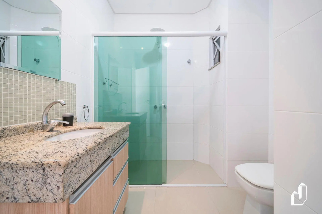 Apartamento Com 03 Dormitórios
