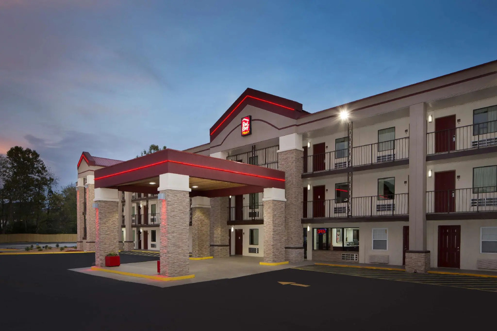 Red Roof Inn PLUS+ Birmingham East   Irondale/Airport