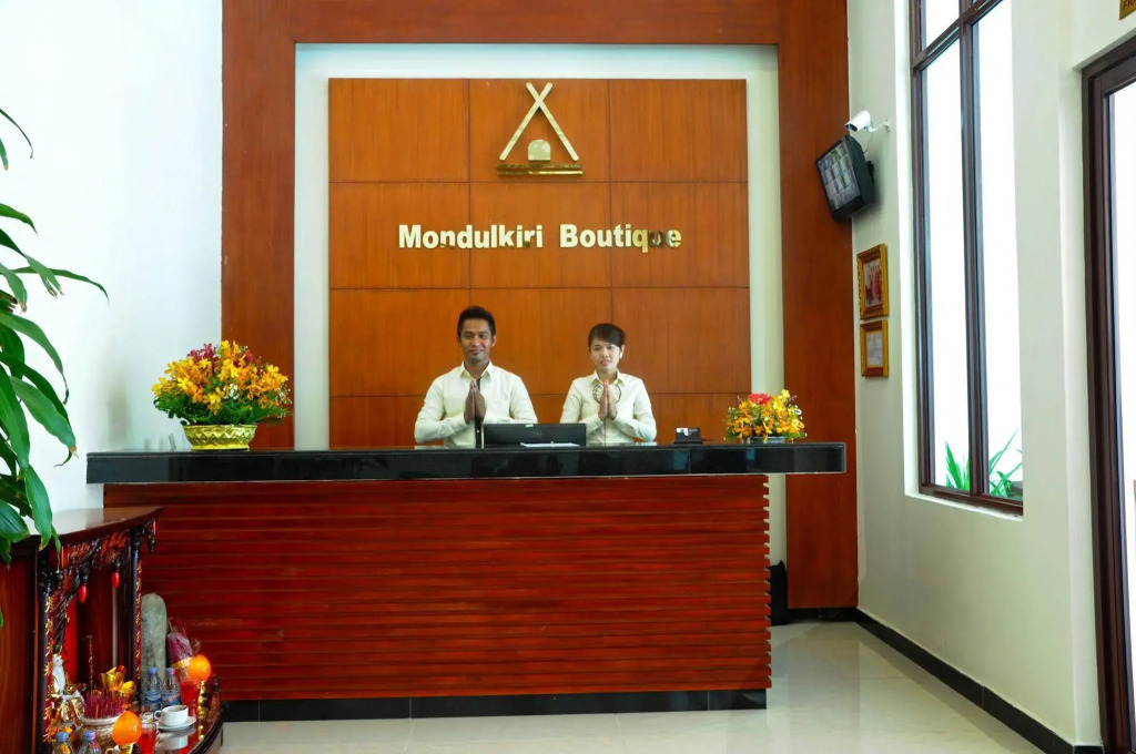 V N E Hotel