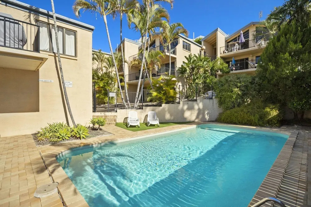 5 Minute Walk to Hastings Street - Unit 9 Descola 6 Noosa Drive