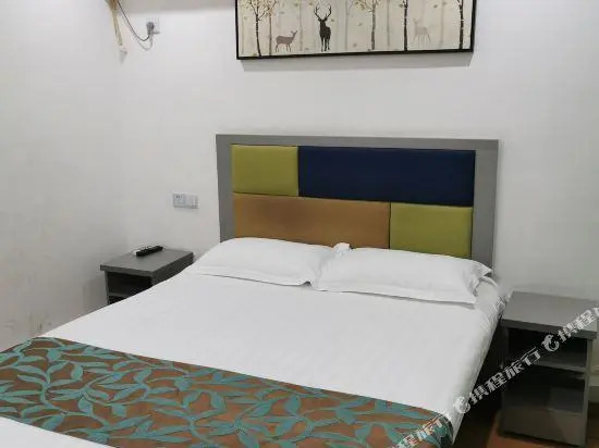 Pebble Motel (Shanghai Caolu Finance College)