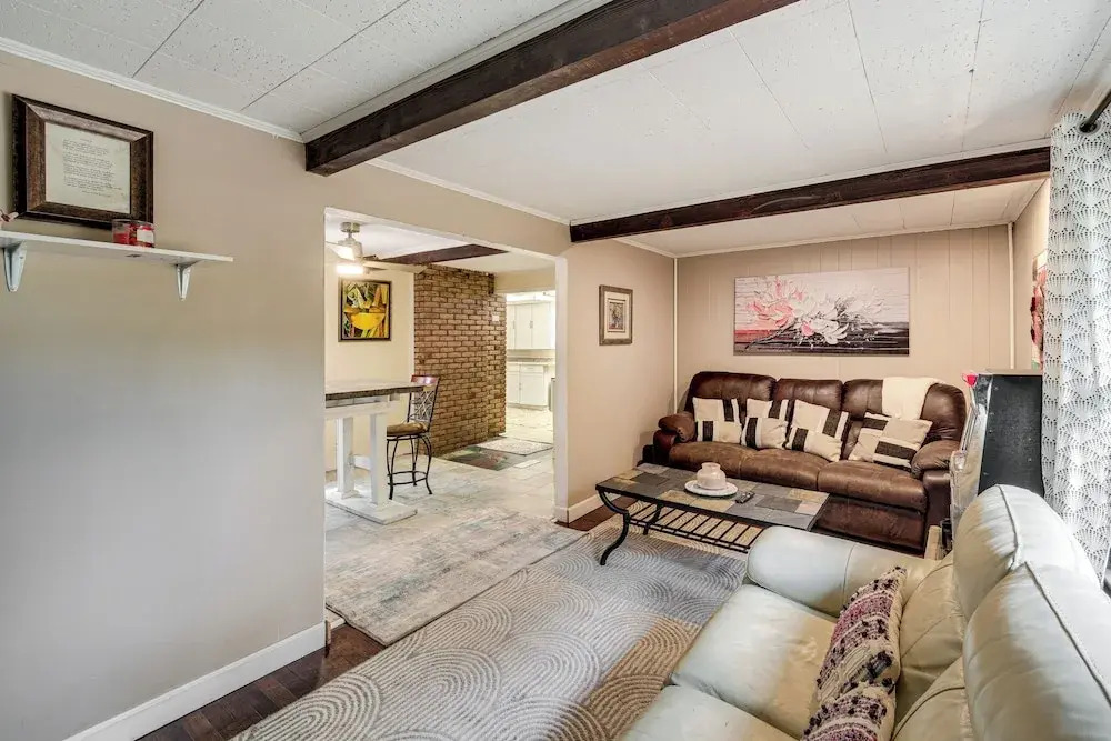 Easy Cleveland Access! Quiet Suburb Stay w/ Yard