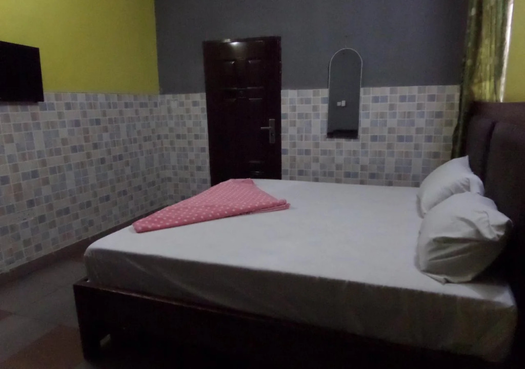 Metro Hotel Ajeigbe