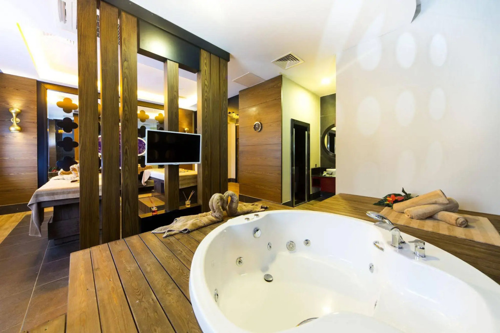 Diamond Premium Hotel & Spa