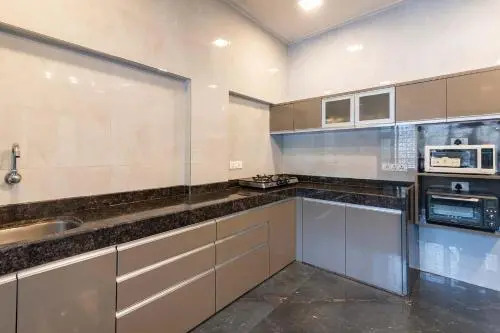 Villa Dazzle by StayVista - Unwind in a Mountain-City View Villa with a Terrace Pool