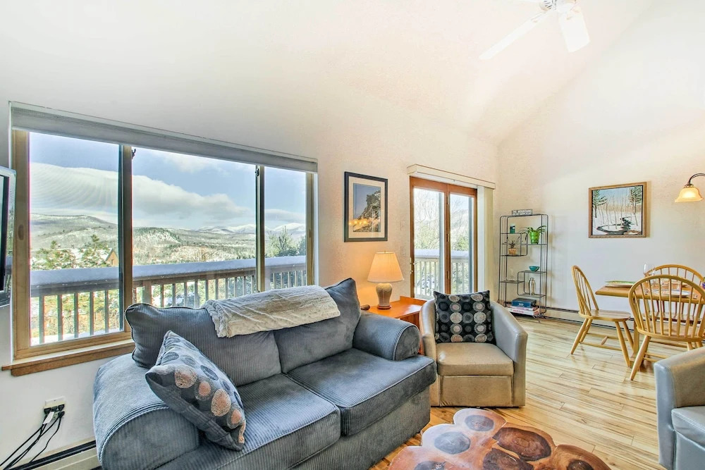 3 Mi to Attitash Resort: Condo w/ Mtn Views!