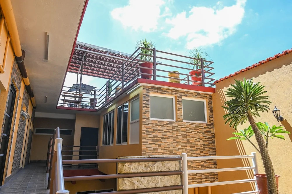 Casa LEONOR