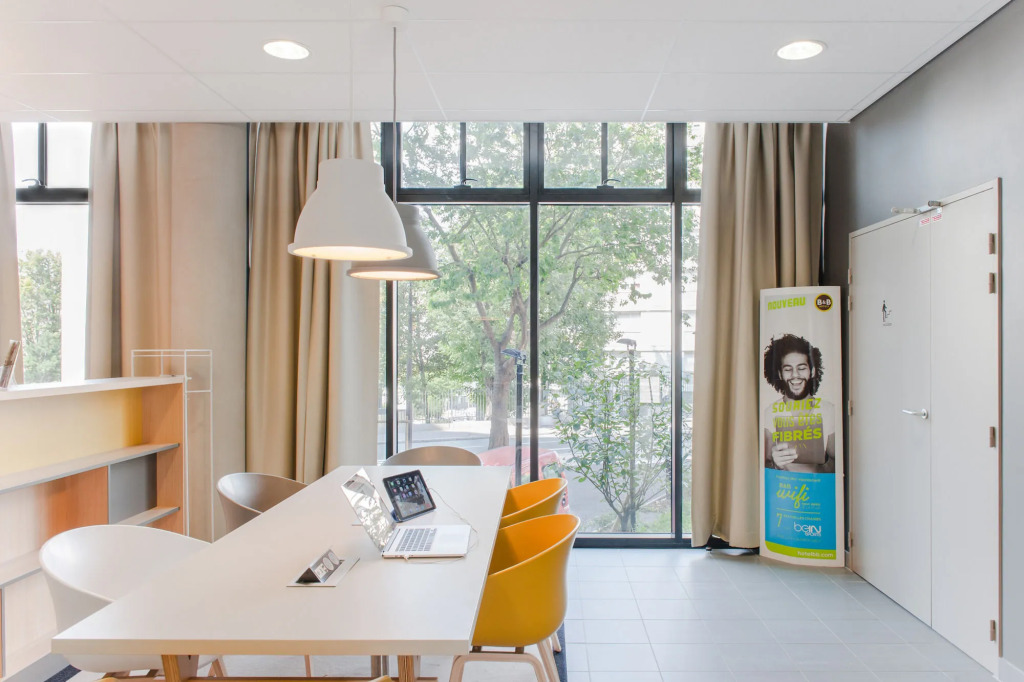 B&B HOTEL Paris Porte des Lilas