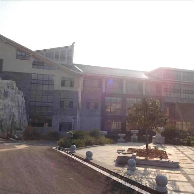 Fengxiang Shanzhuang Hotel