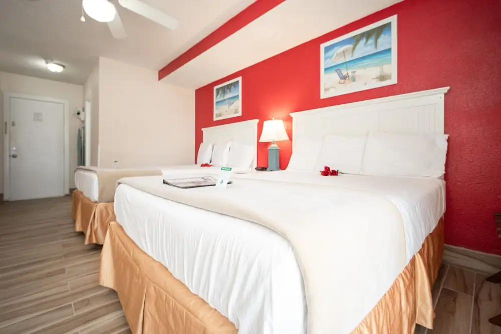 Island Sun Inn & Suites - Historic Venice & Beach Getaway