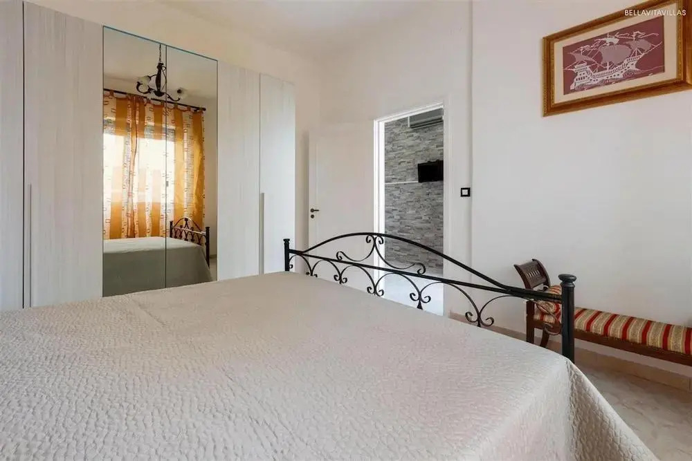 1748 Villetta Albachiara