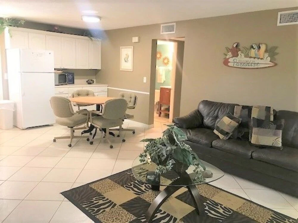 313 Canal Duplex 2 Bedrooms 2 Bathrooms Duplex