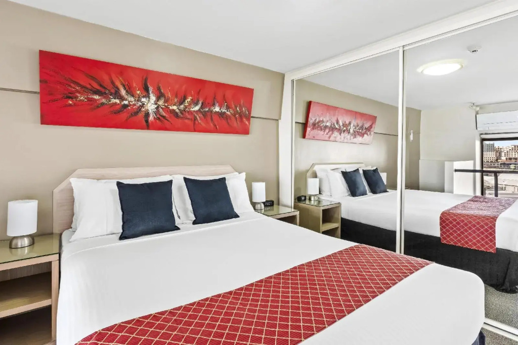 Metro Apartments on Darling Harbour