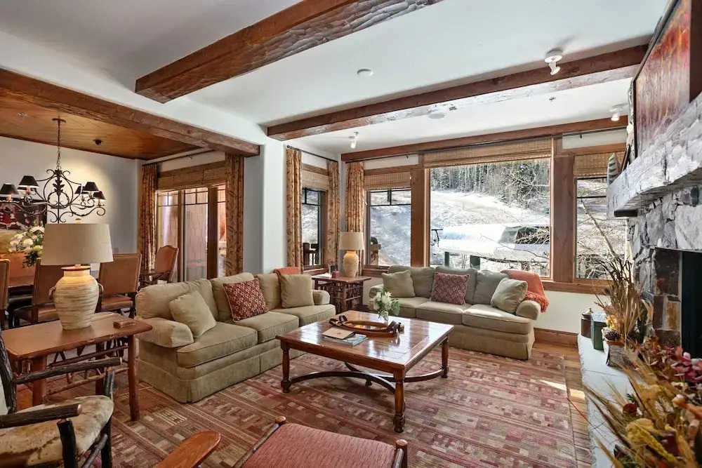 Grand Lodge - 3 Bedroom Deluxe #404 - Ski-in/out 3 Condo