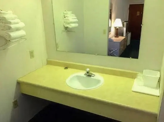 Economy Inn Sebring