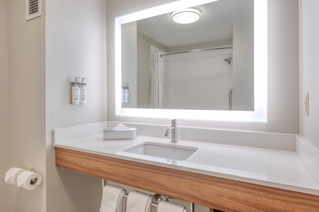 Holiday Inn Express Hotel & Suites Thornburg-S. Fredericksburg by IHG