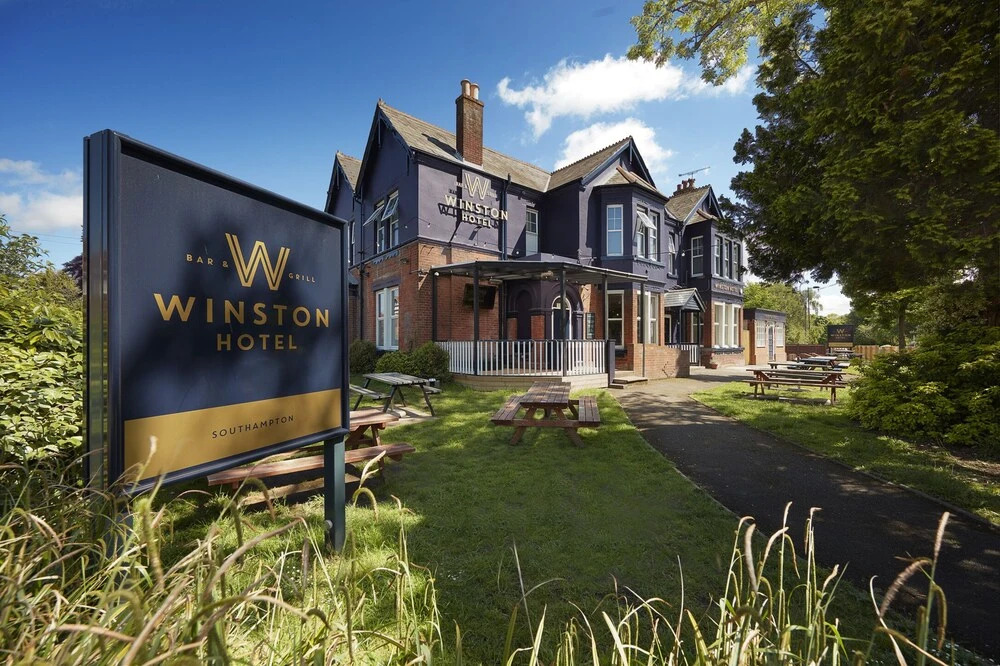 Winston Bar and Grill