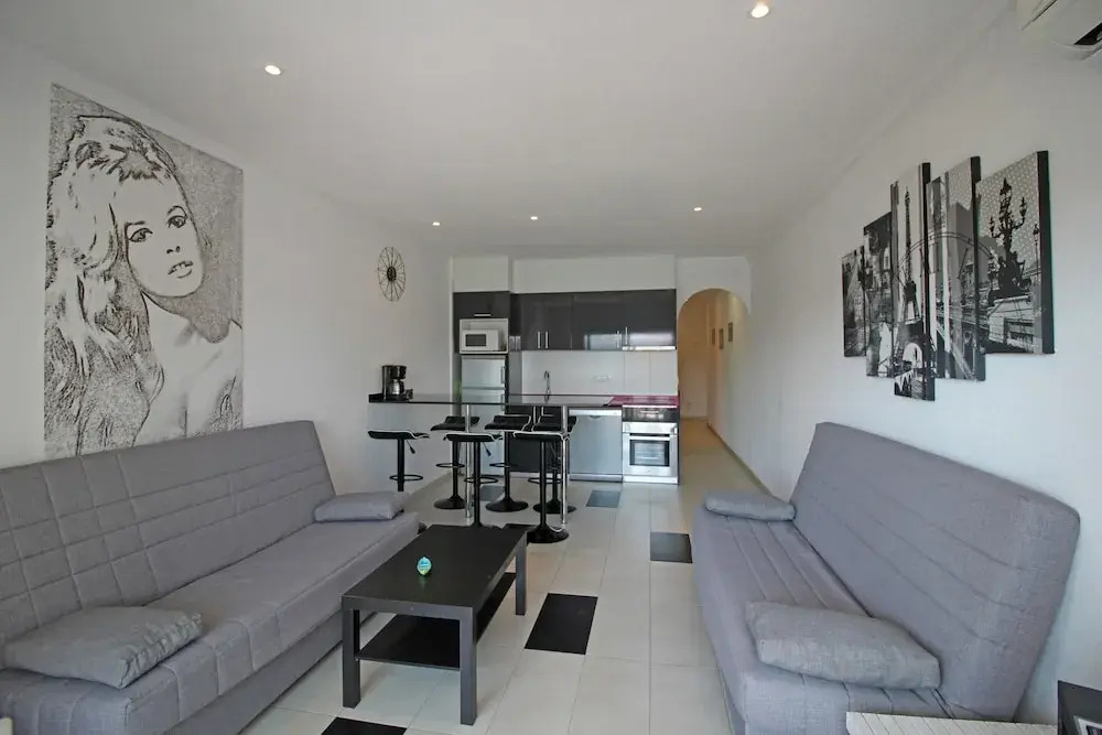 Apartment in Empuriabrava With Canal Views