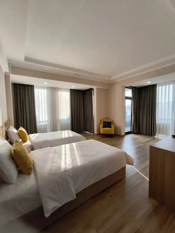 Saroy Gardens Hotel