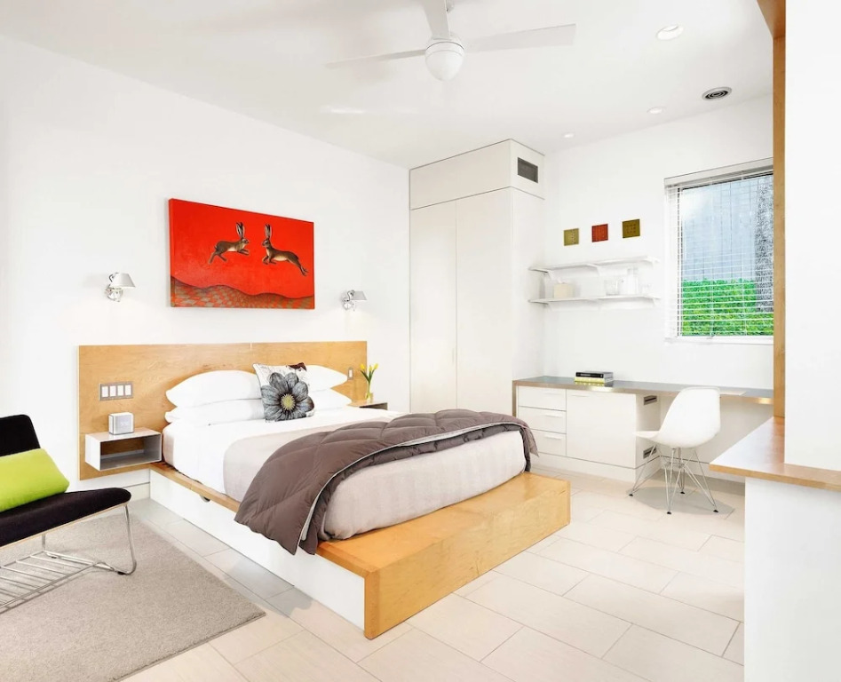The Above Atx Modern 7 Bedroom Hotel Room