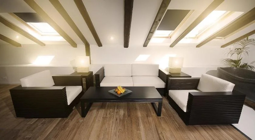 Dolphin Suites