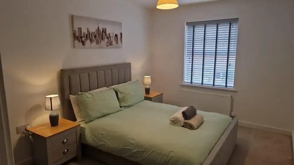 House - Sleeps 8 - Parking - Garden