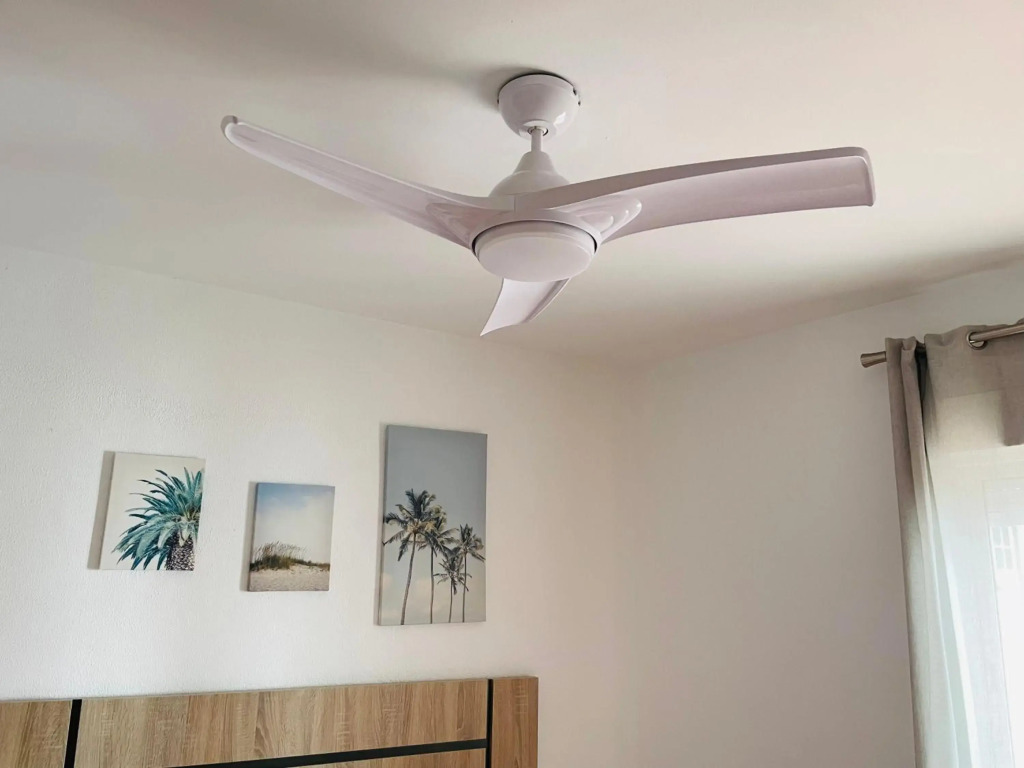 Apartamento nuevo junto a la playa, en centro Conil, con Aire Ac y WIFI