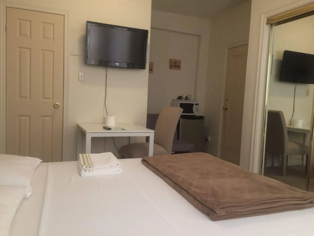 Adas Guesthouse