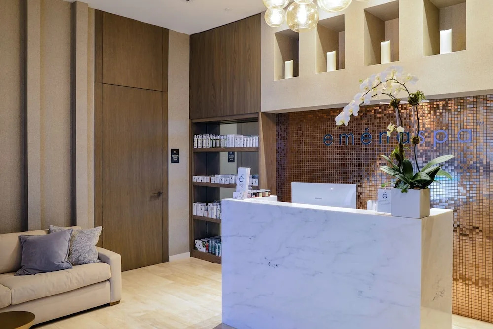 Luxury Condo wOcean Views close to Beach