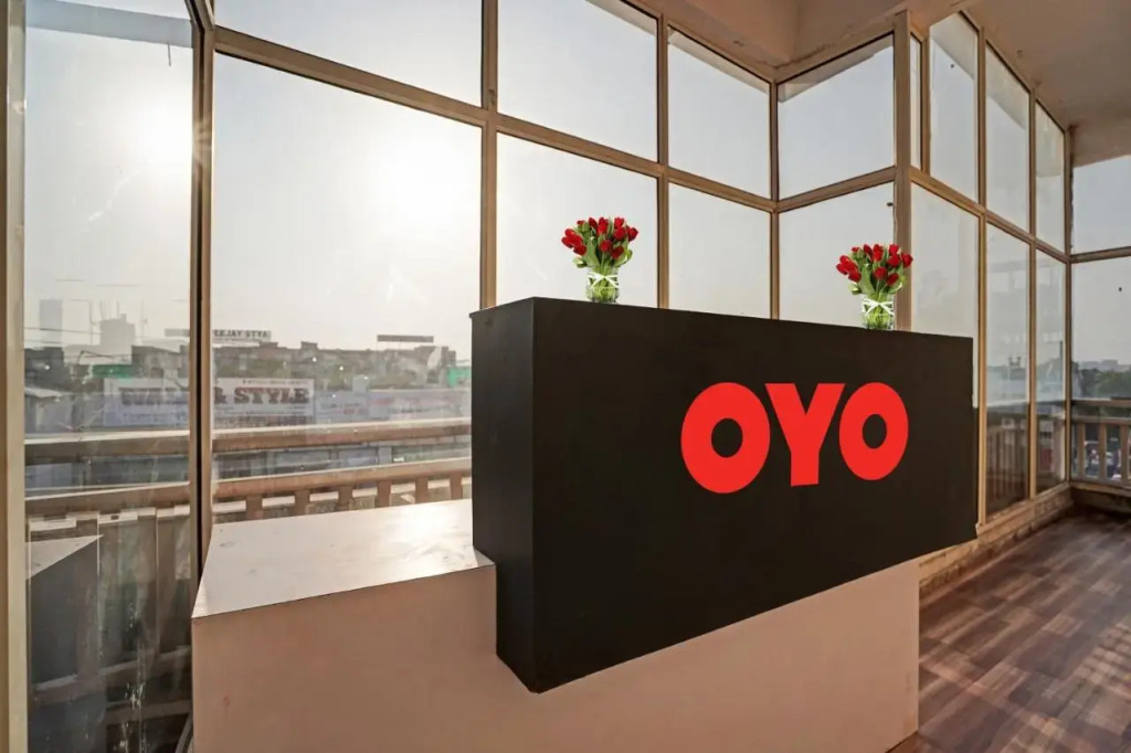 OYO Flagship 70188 S R Hotel