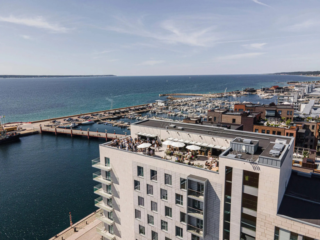 Clarion Hotel Sea U