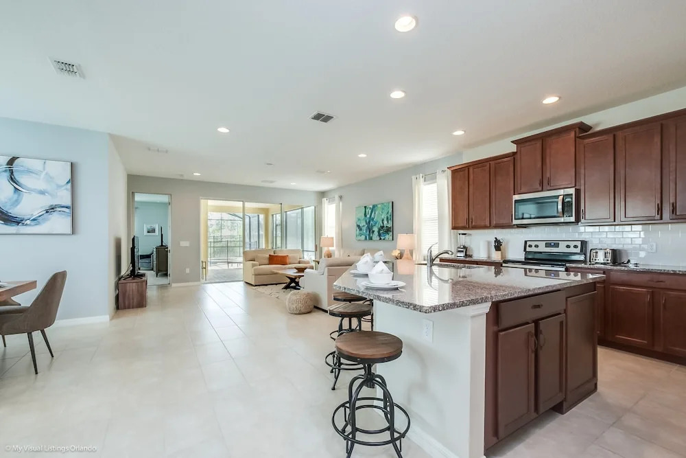 7 Bedroom 5 Bathroom with Spa & Game Room