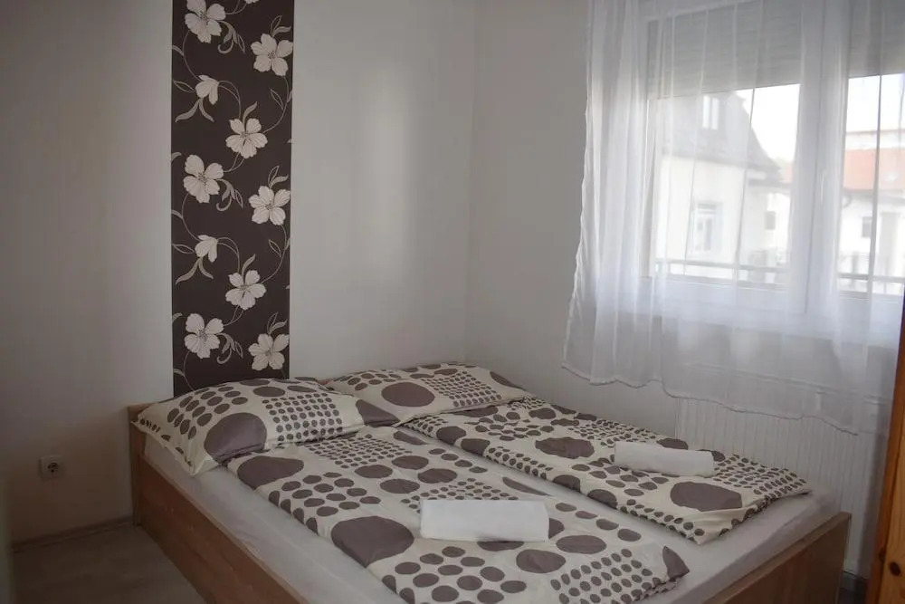 Gréta Wellness Apartmanok -Köztársaság u