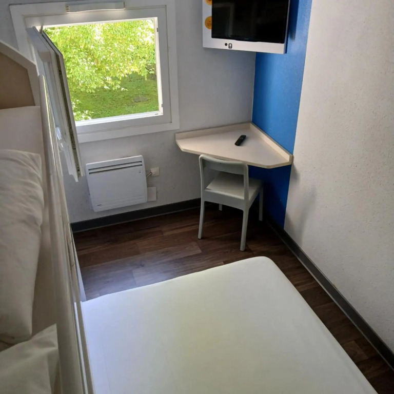 Unisotel Valenciennes EX-hôtel F1