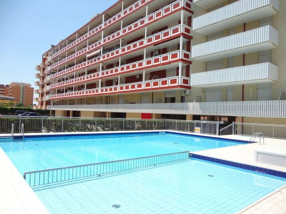 Nice Apartment for 5 People-pool-tv- A C by Beahost Rentals