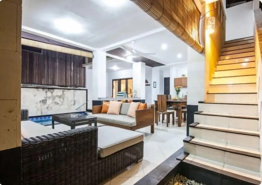SMV . 5-BR · 5BR Pool Prime Area Walk to Beach N Shops Legian