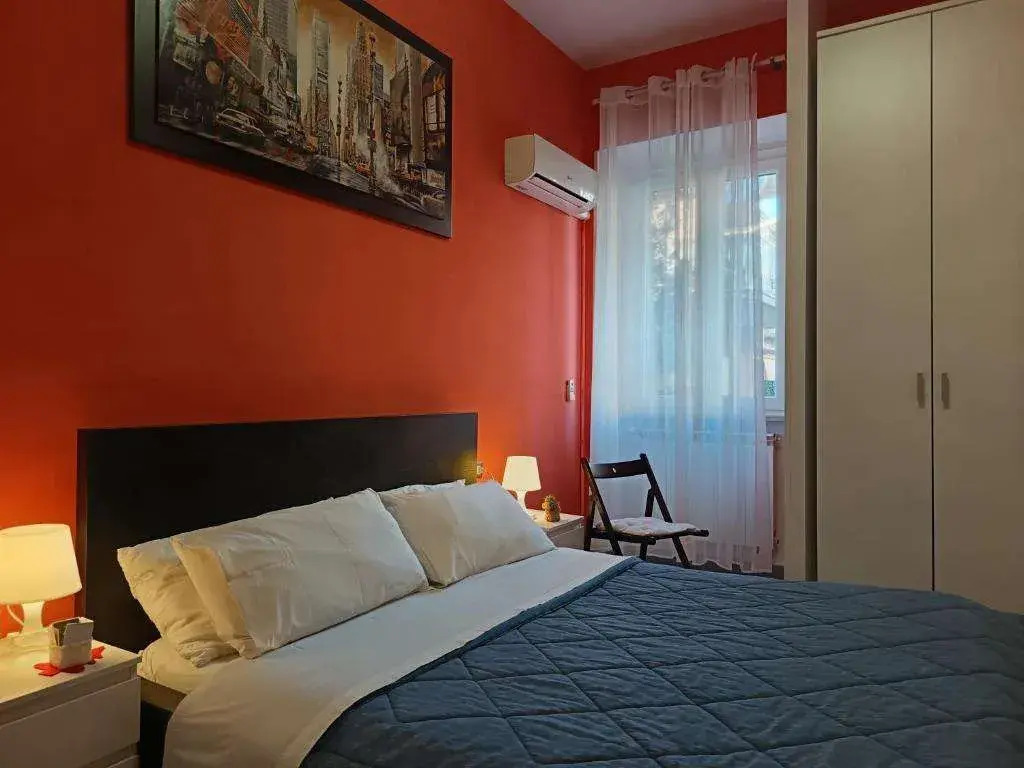 Adriatic Room 50m dalla stazione Ferroviaria di Ciampino e dalla navetta aeroportuale