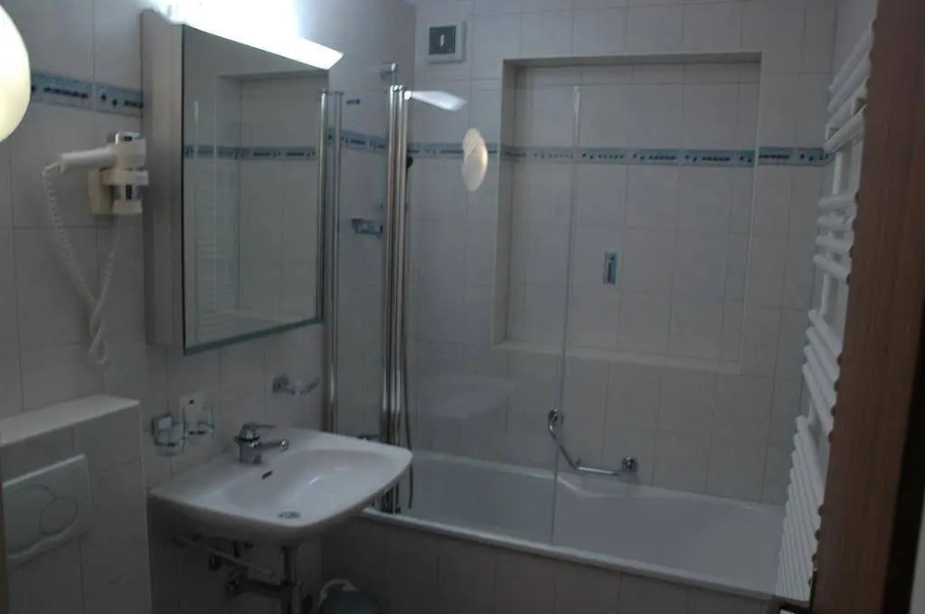 ABA-Sporting Apartment House