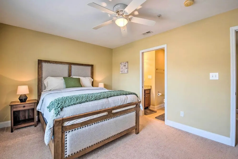 Smyrna Vacation Rental about 2 Mi to The Battery!