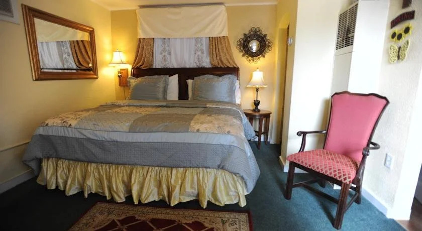 Sunflower Lodge