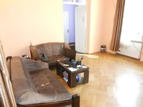 HoneyHostel