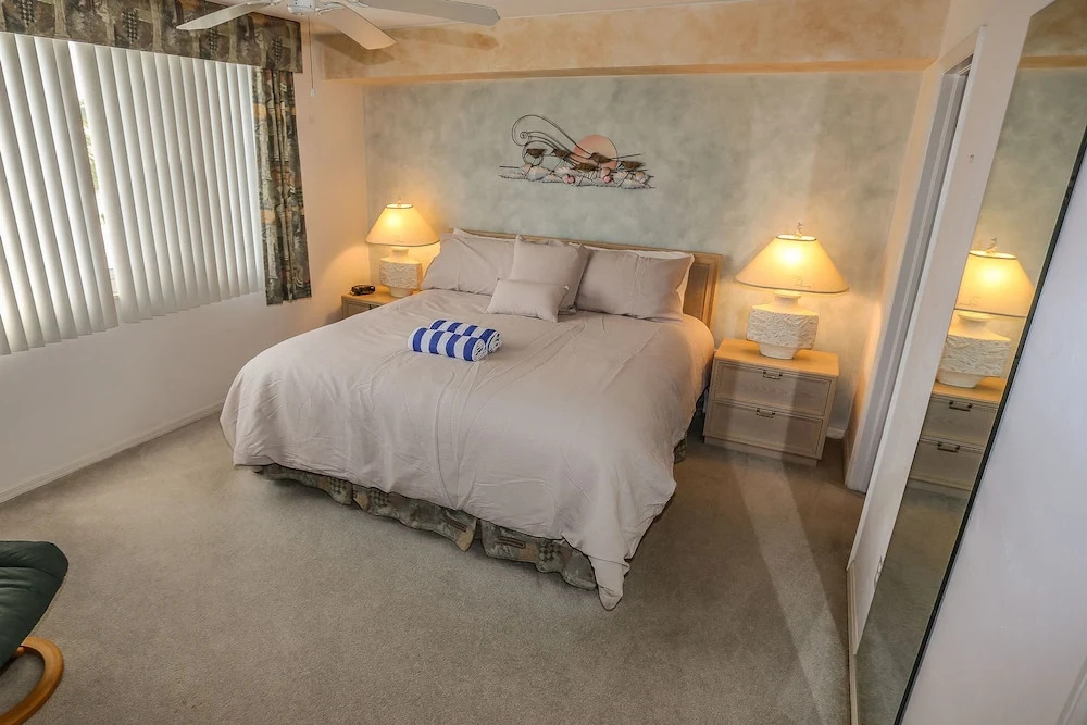 Ocean Harbor 102A