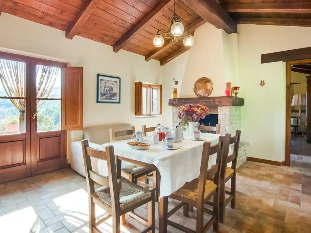 Farmhouse in Monte Santa Maria Tiberina with garden