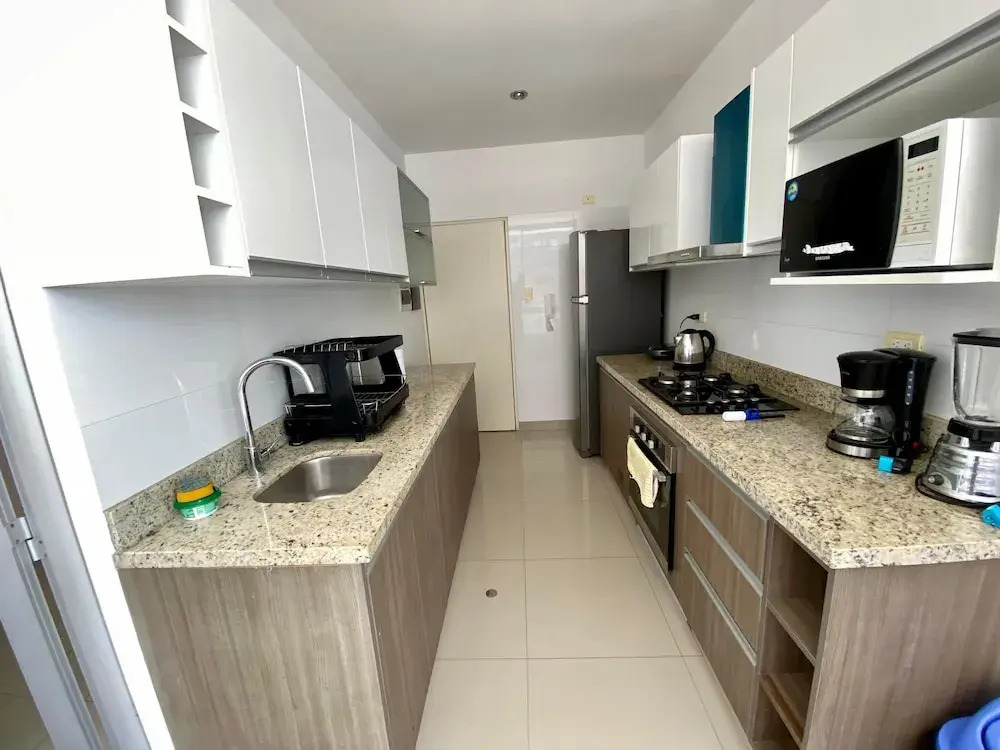 Apartment with Pool, Gym & A/C (507)